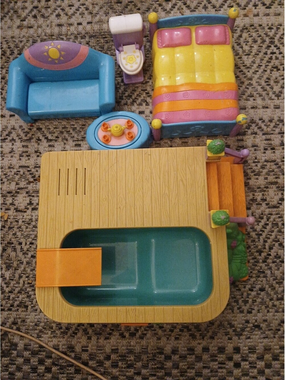 Vintage Mattel Dora the Explorer Doll House Figures & Dollhouse Furniture Lot
